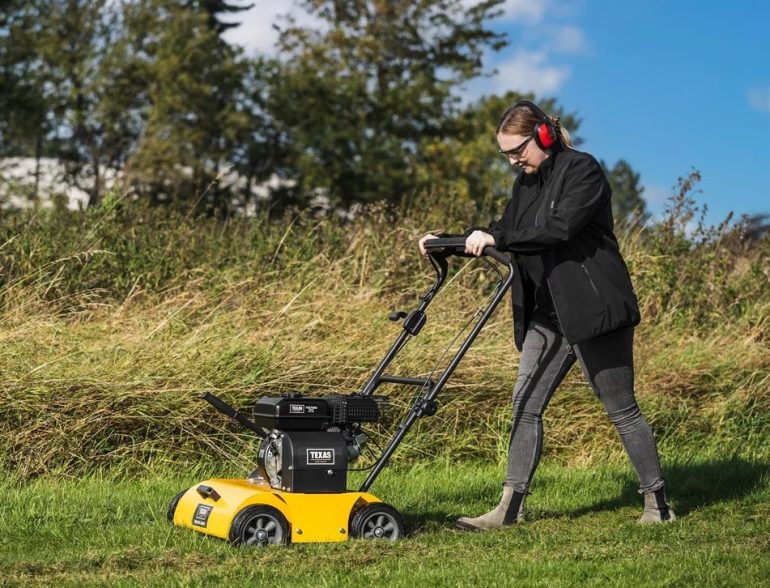 Как выбрать лучший вертикуттер для вашего газона